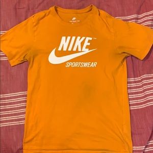 Nike Sportswear T-shirt (rare)